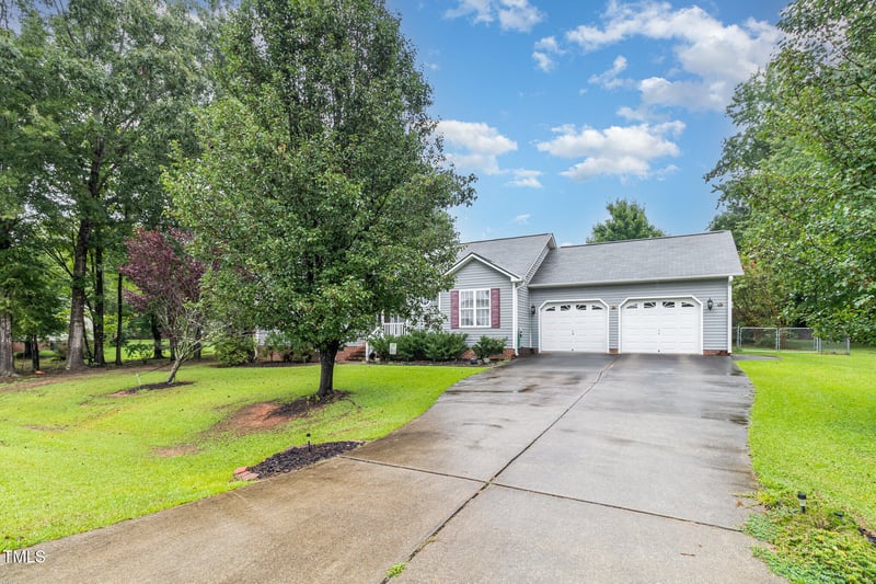 3525 Deer Trace Ln, Clayton, NC 27520