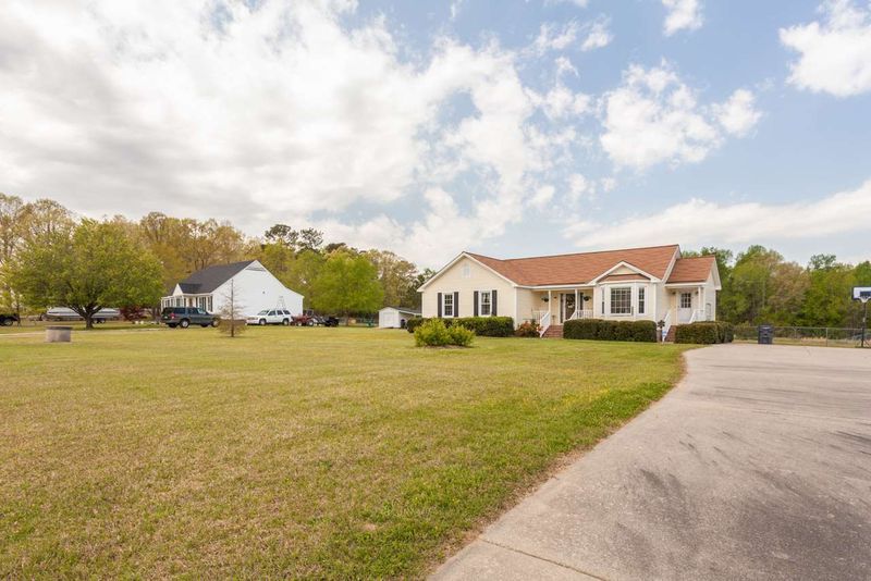 3525 Way Dr, Zebulon, NC 27597