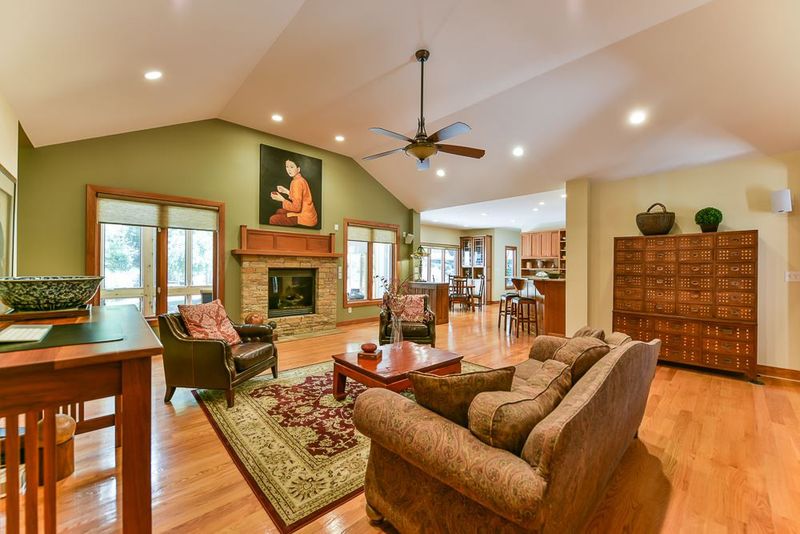 3526 Stonegate Dr, Chapel Hill, NC 27516