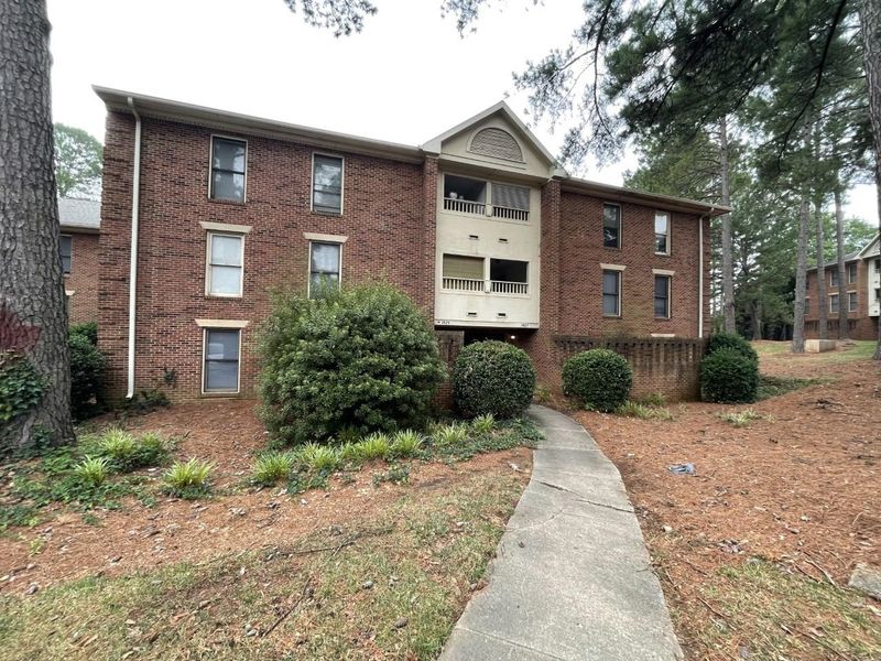 3527 Ivy Commons Dr #202, Raleigh, NC 27606