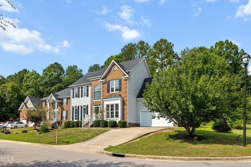 3528 Dewing Dr, Raleigh, NC 27616