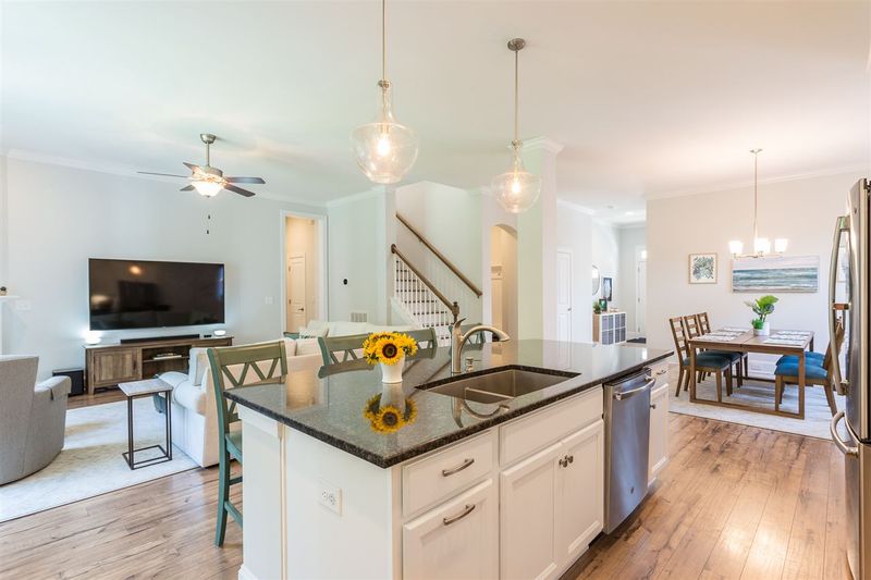 353 Cardinal Ridge Rd, Chapel Hill, NC 27516