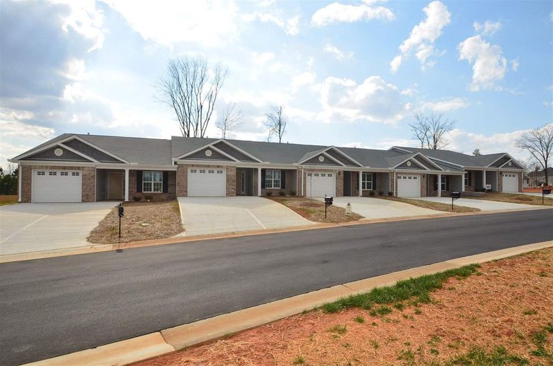 3530 Perrin Dr #9, Haw River, NC 27258