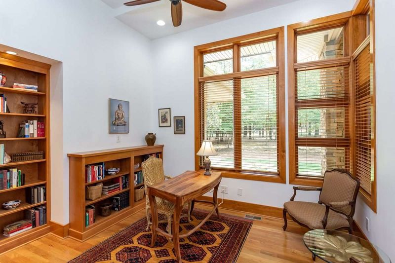 3531 Stonegate Dr, Chapel Hill, NC 27516