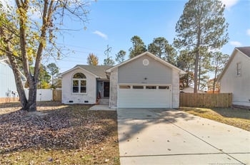 3533 Chaucer Dr, Hope Mills, NC 28348