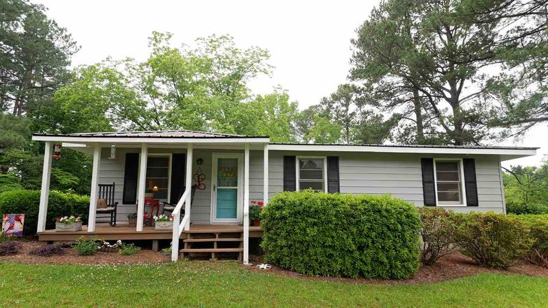 3533 Sturdivant St, Raleigh, NC 27610