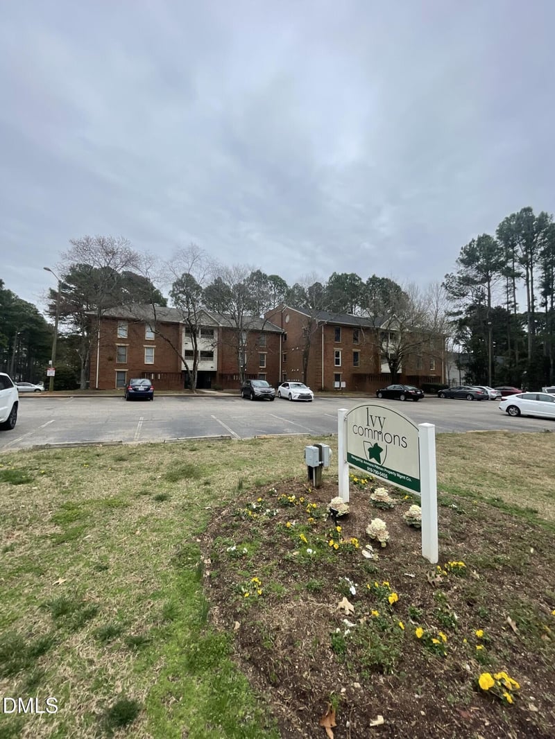 3535 Ivy Commons Dr #302, Raleigh, NC 27606