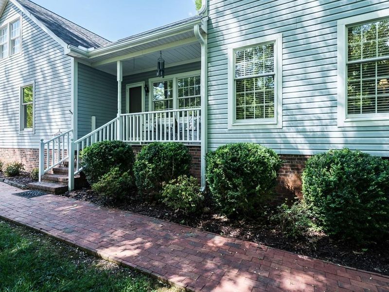 3537 Bentridge Dr, Mebane, NC 27302