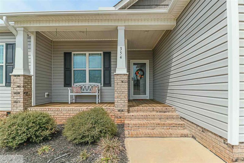 354 Crystal Creek Dr, Clayton, NC 27520