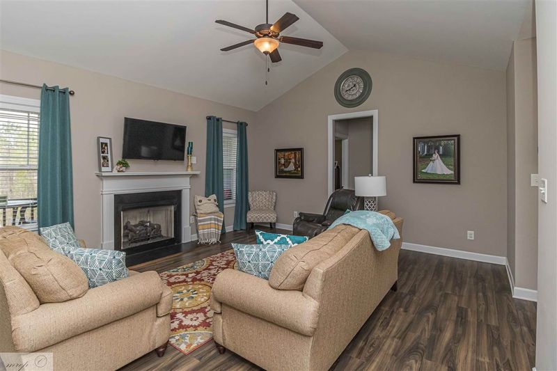 354 Crystal Creek Dr, Clayton, NC 27520