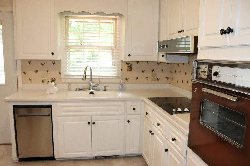 3541 Carolyn Dr, Raleigh, NC 27604