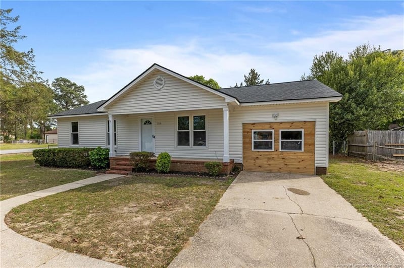 3546 Ireland Dr, Hope Mills, NC 28348