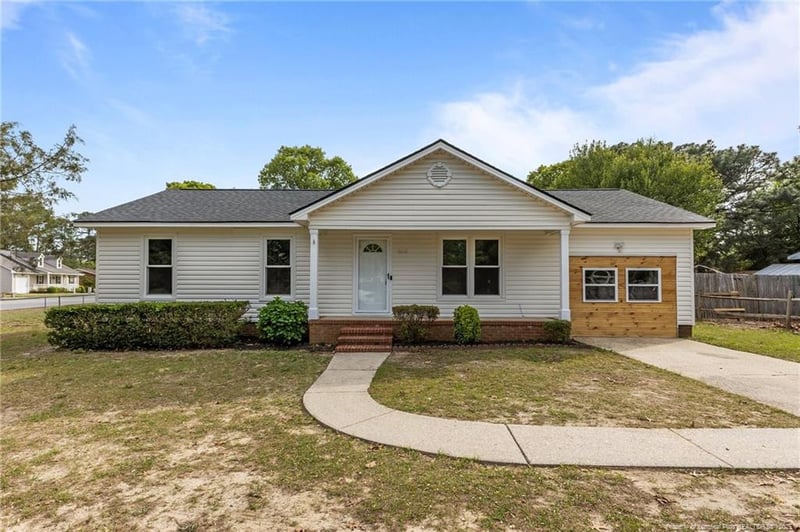 3546 Ireland Dr, Hope Mills, NC 28348
