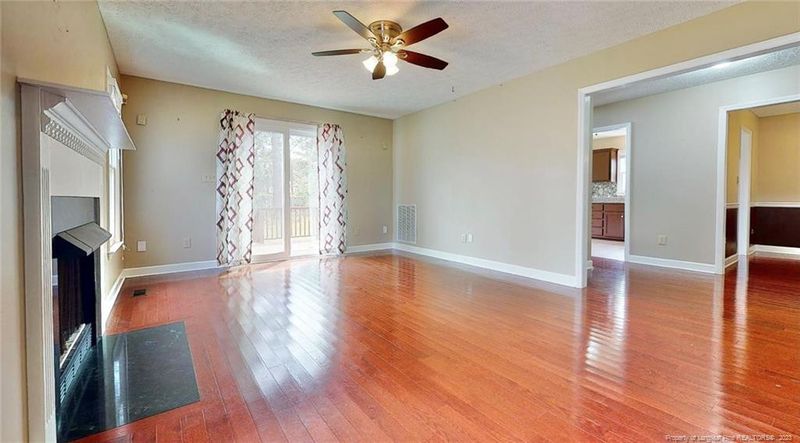 3549 Chaucer Ct, Hope Mills, NC 28348