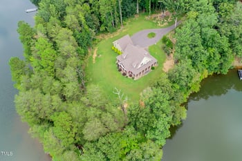 355 Fishermans Point Rd, Roxboro, NC 27574