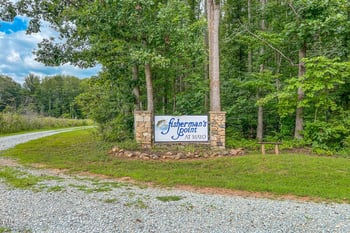 355 Fishermans Point Rd, Roxboro, NC 27574