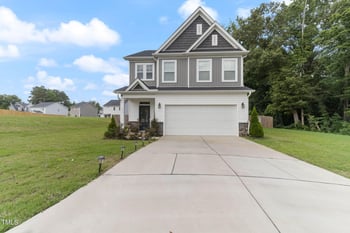 355 Merriman Dr, Selma, NC 27576