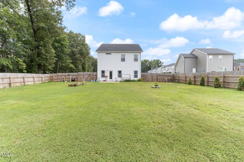 355 Merriman Dr, Selma, NC 27576