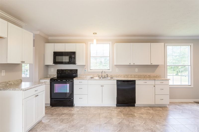 355 Old Eason Rd, Zebulon, NC 27597