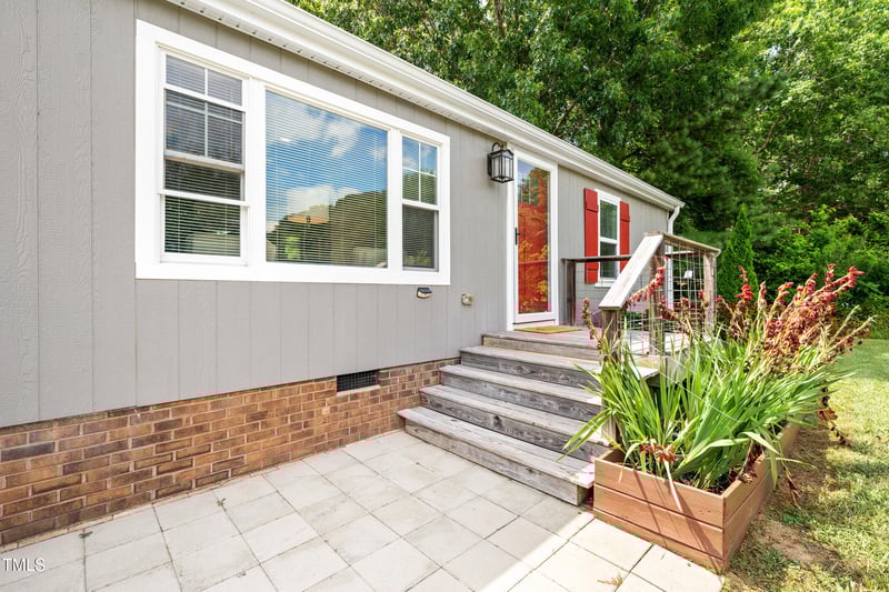355 Windsong Ln, Youngsville, NC 27596