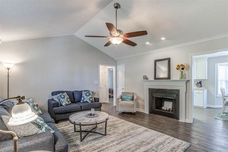 355 Wyndfall Ln, Archer Lodge, NC 27527