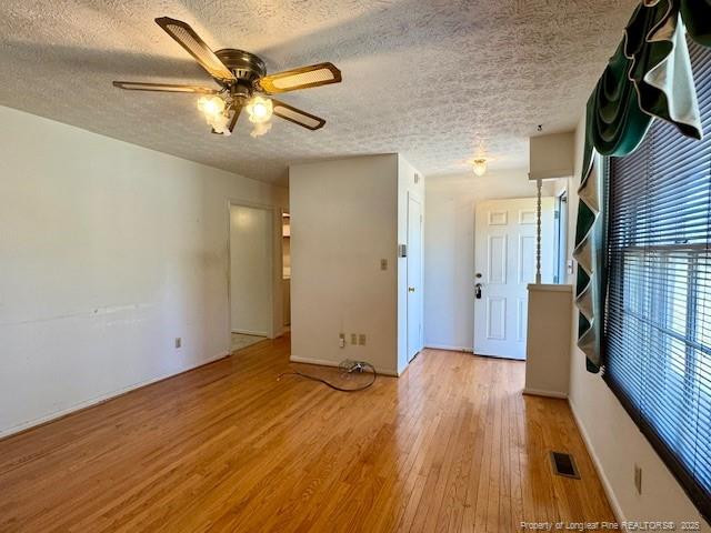 3551 Pioneer Dr, Hope Mills, NC 28348