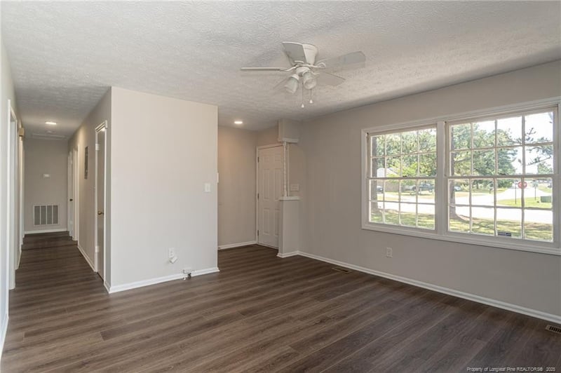 3551 Pioneer Dr, Hope Mills, NC 28348