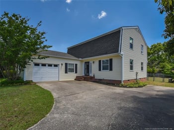 3551 Sturbridge Dr, Hope Mills, NC 28348
