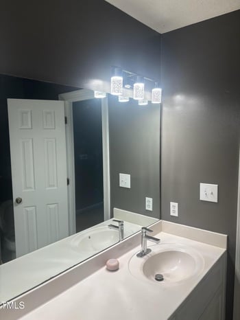 3553 Northway Dr, Zebulon, NC 27597