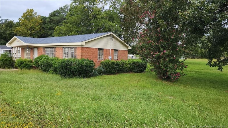 3562 Camden Rd, Fayetteville, NC 28306