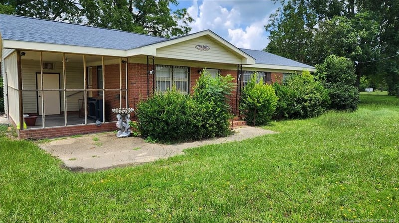 3562 Camden Rd, Fayetteville, NC 28306