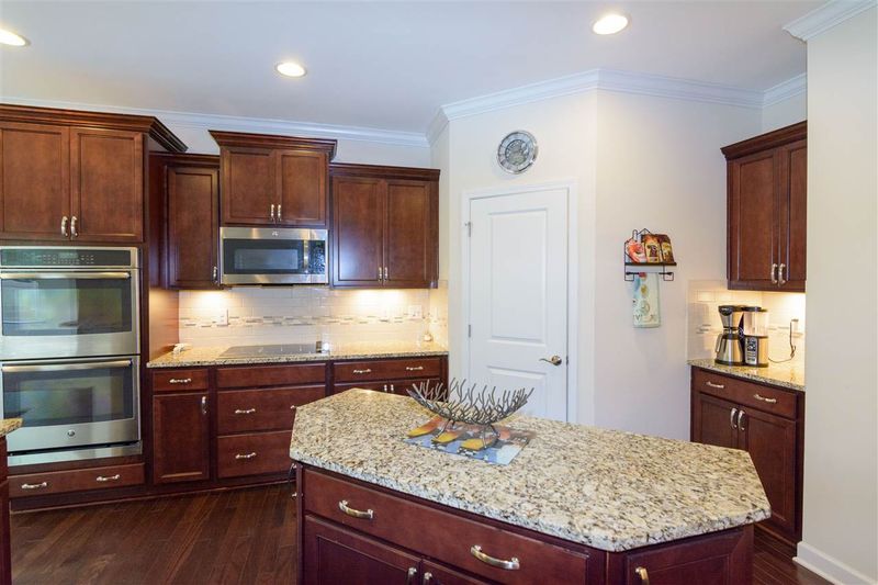 3565 S Beaver Ln, Raleigh, NC 27604