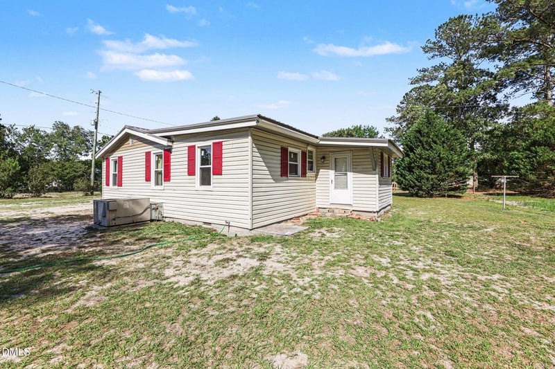 3566 Sanderosa Rd, Fayetteville, NC 28312