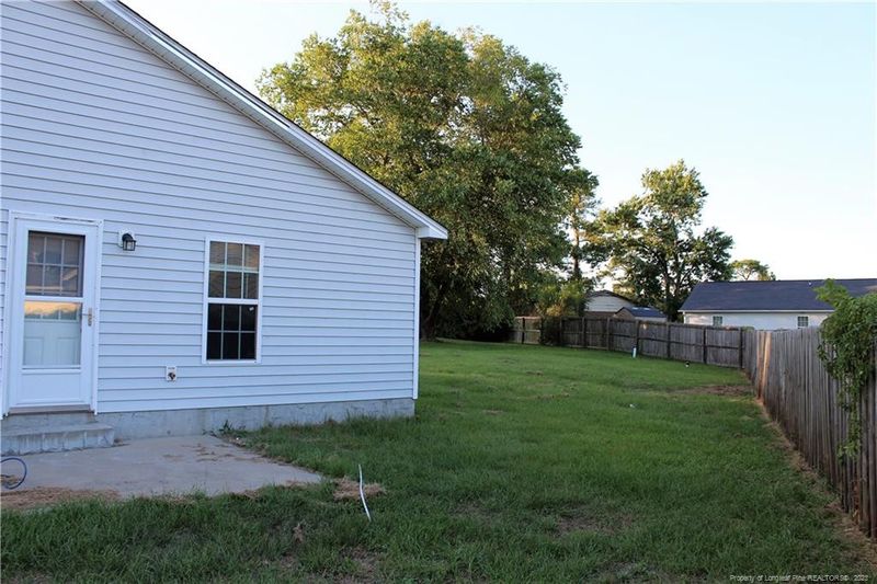 3569 Pioneer Dr, Hope Mills, NC 28348