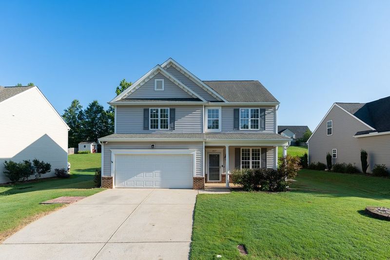 357 Collinsworth Dr, Clayton, NC 27527