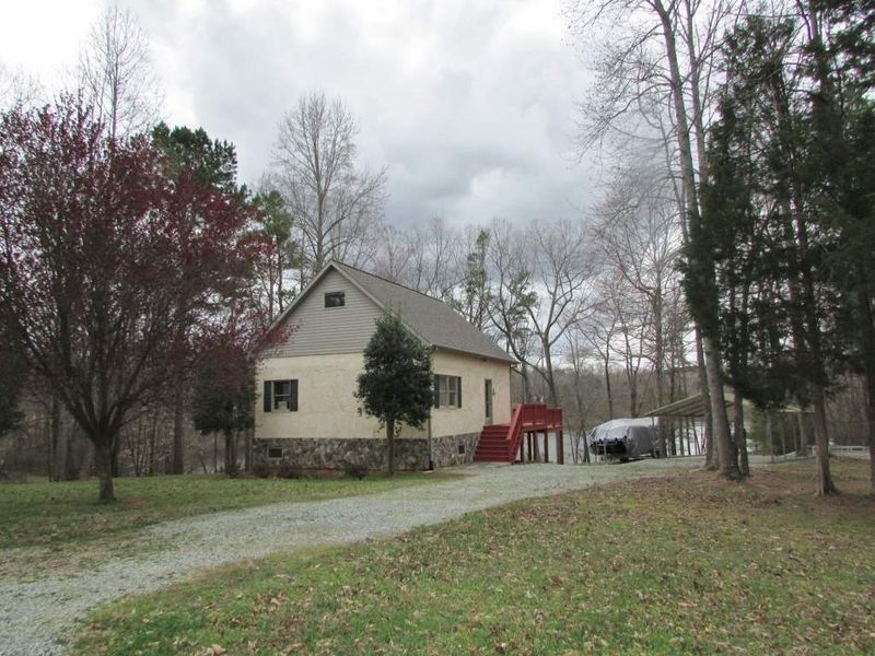 357 Holly Berry Ln, Roxboro, NC 27574