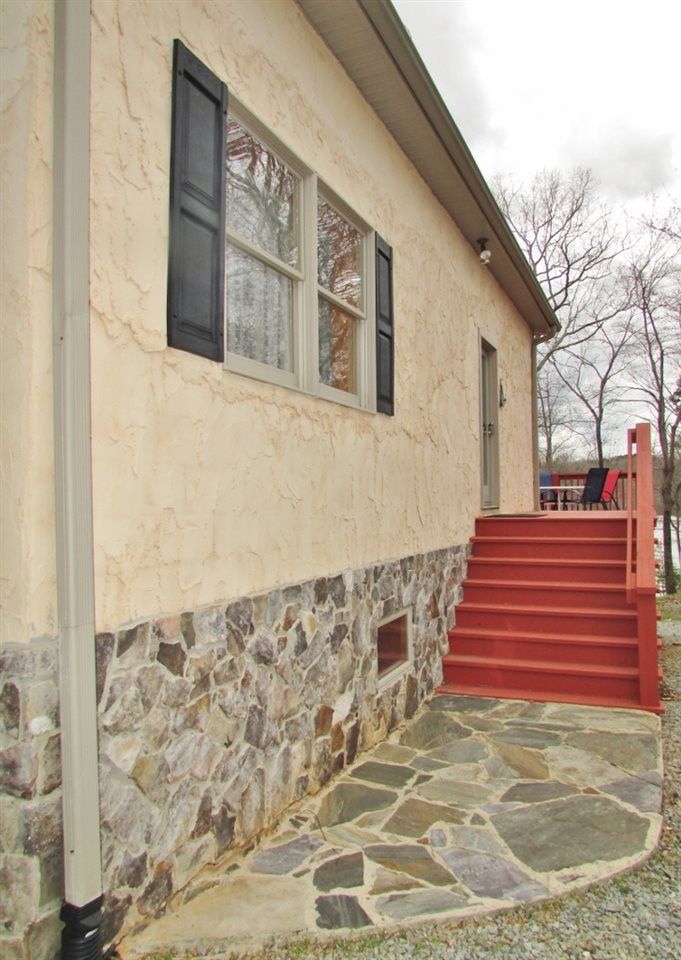 357 Holly Berry Ln, Roxboro, NC 27574