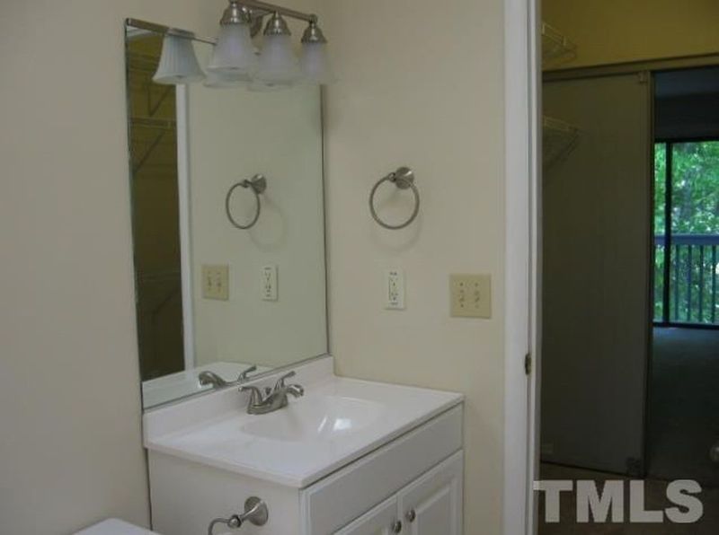 357 Summerwalk Cir #357, Chapel Hill, NC 27517