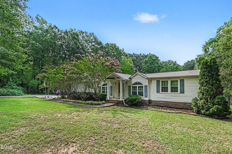 358 Dewar St, Fuquay Varina, NC 27526
