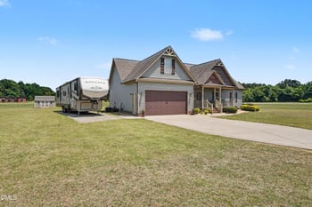 3587 Hannah Creek Rd, Benson, NC 27504
