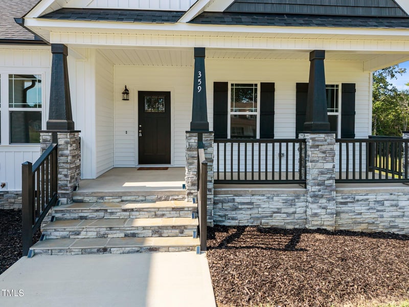 359 Carolina Landing Dr, Zebulon, NC 27597