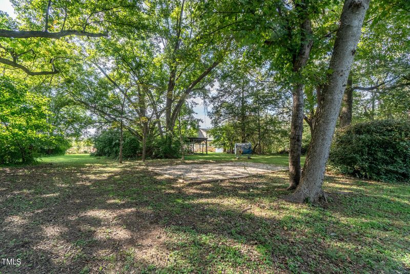 359 Trollingwood Rd, Haw River, NC 27258