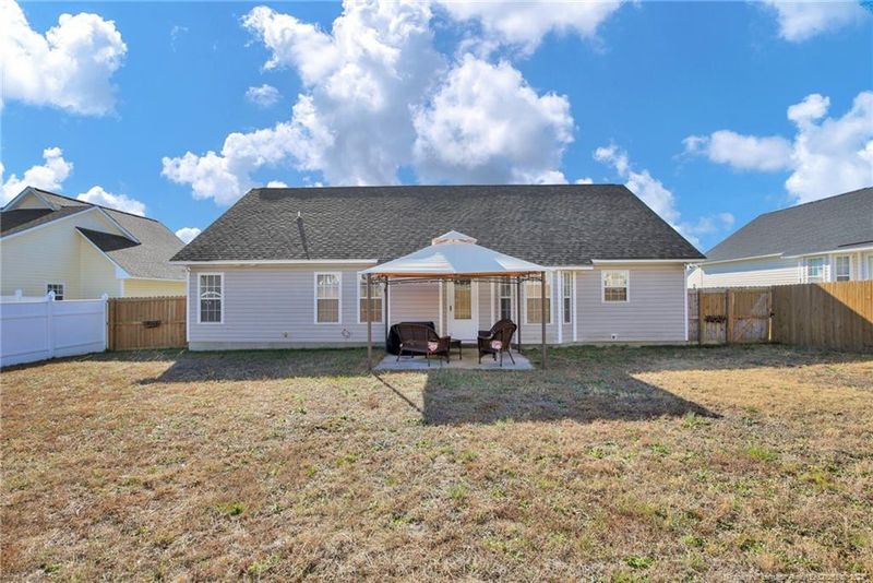 3591 Pioneer Dr, Hope Mills, NC 28348