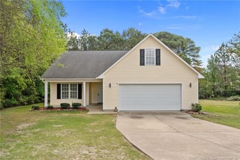 3596 Pioneer Dr, Hope Mills, NC 28348