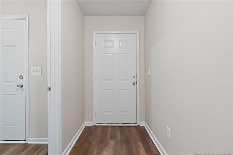 3596 Pioneer Dr, Hope Mills, NC 28348