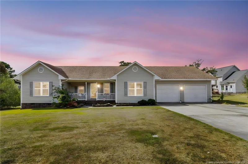 3597 St Andrews Ct, Fayetteville, NC 28311