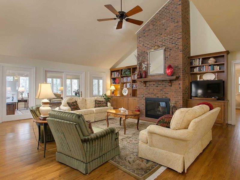 36 Clearwater Dr, Durham, NC 27707