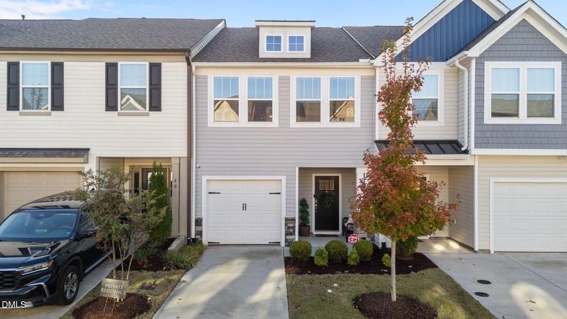 36 Hanging Moss Trl, Clayton, NC 27527