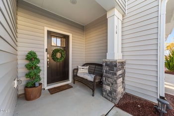 36 Hanging Moss Trl, Clayton, NC 27527