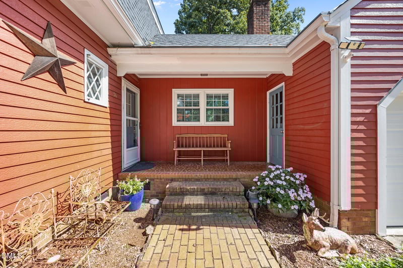 36 London Ln, Mebane, NC 27302